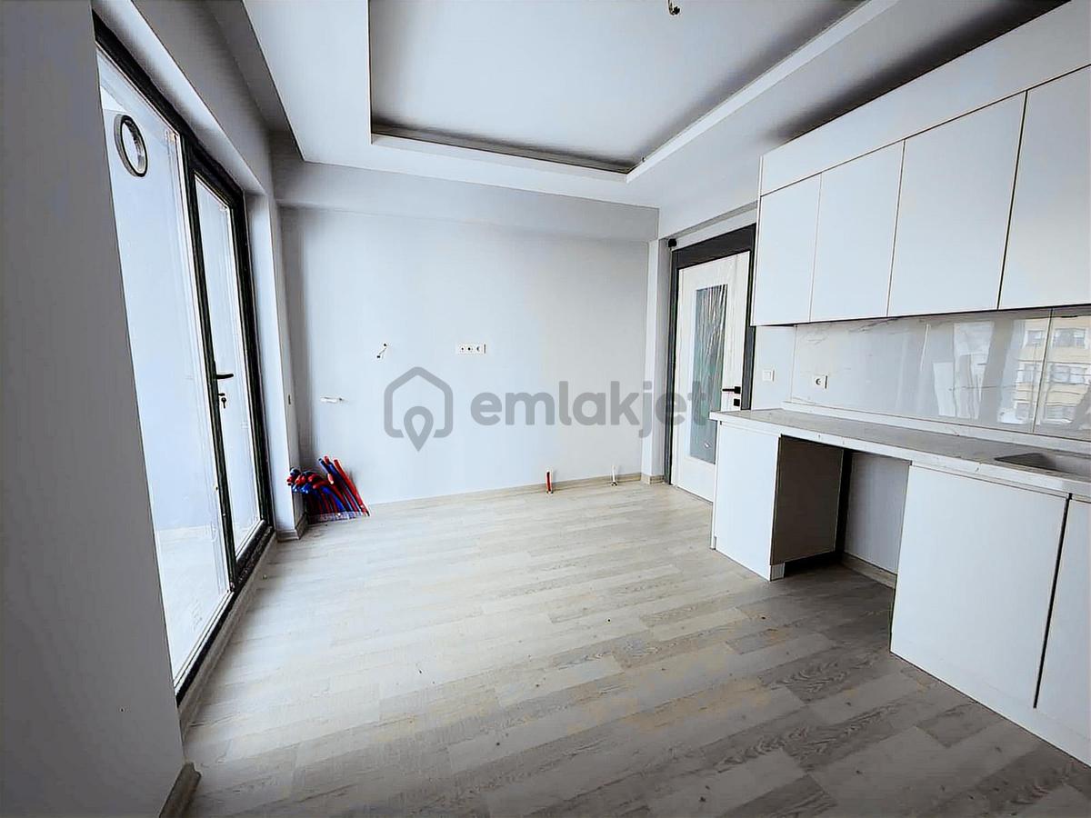 Avcılar'da 3+1 Ebeveyn Banyolu Giyinme Odalı 160m² Site İçinde - 18