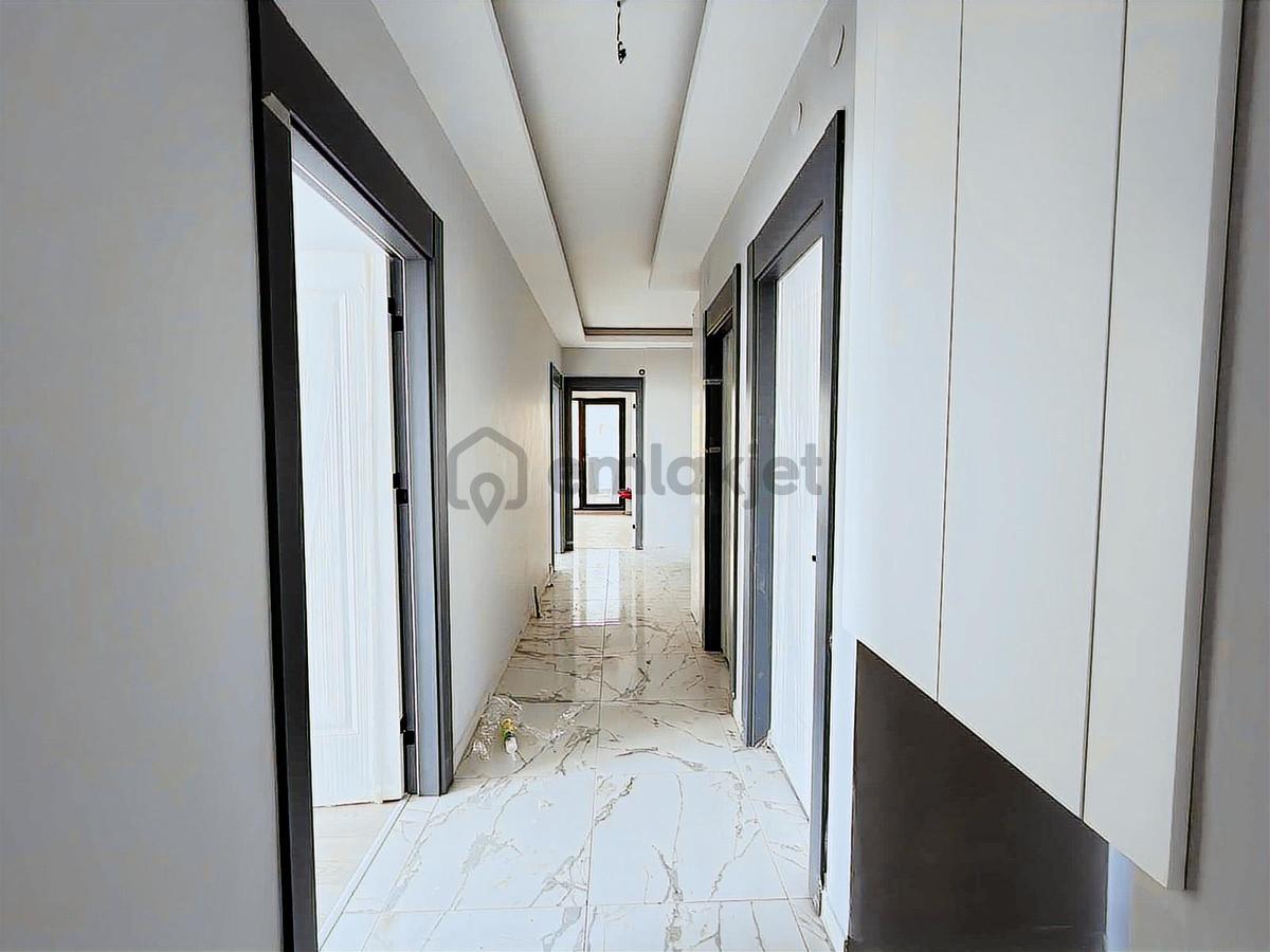 Avcılar'da 3+1 Ebeveyn Banyolu Giyinme Odalı 160m² Site İçinde - 31
