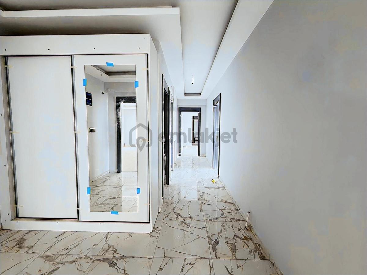 Avcılar'da 3+1 Ebeveyn Banyolu Giyinme Odalı 160m² Site İçinde - 2