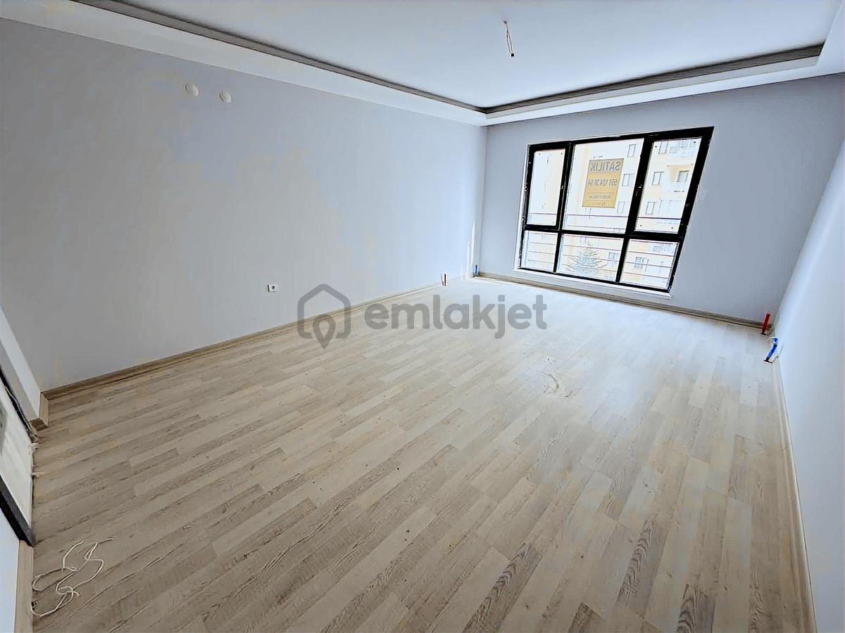 Avcılar'da 3+1 Ebeveyn Banyolu Giyinme Odalı 160m² Site İçinde - 13