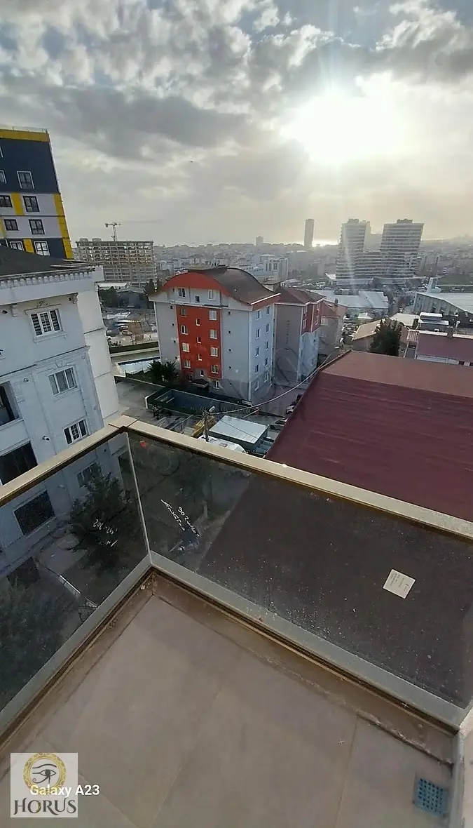 Ulaşım Noktalarına Yakın Manzaralı Katta Tek Daire - 25