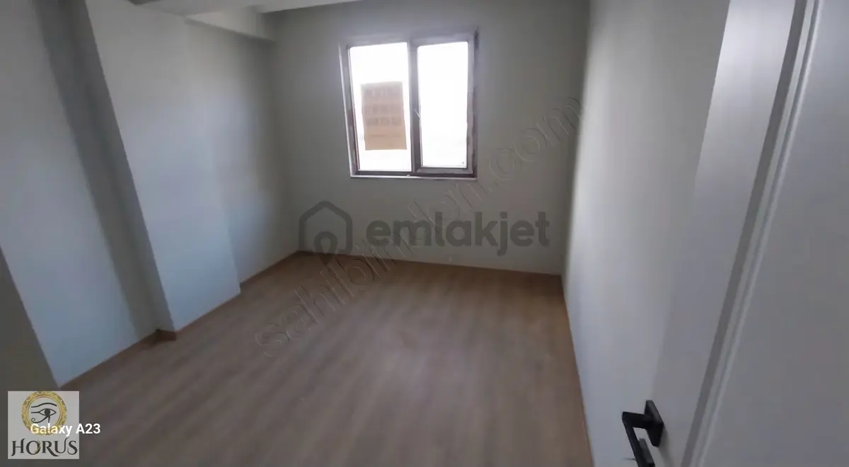 Ulaşım Noktalarına Yakın Manzaralı Katta Tek Daire - 26