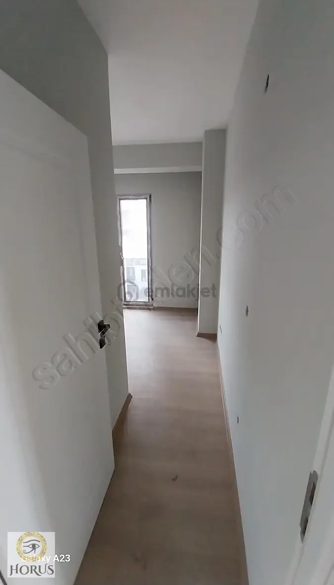 Ulaşım Noktalarına Yakın Manzaralı Katta Tek Daire - 11