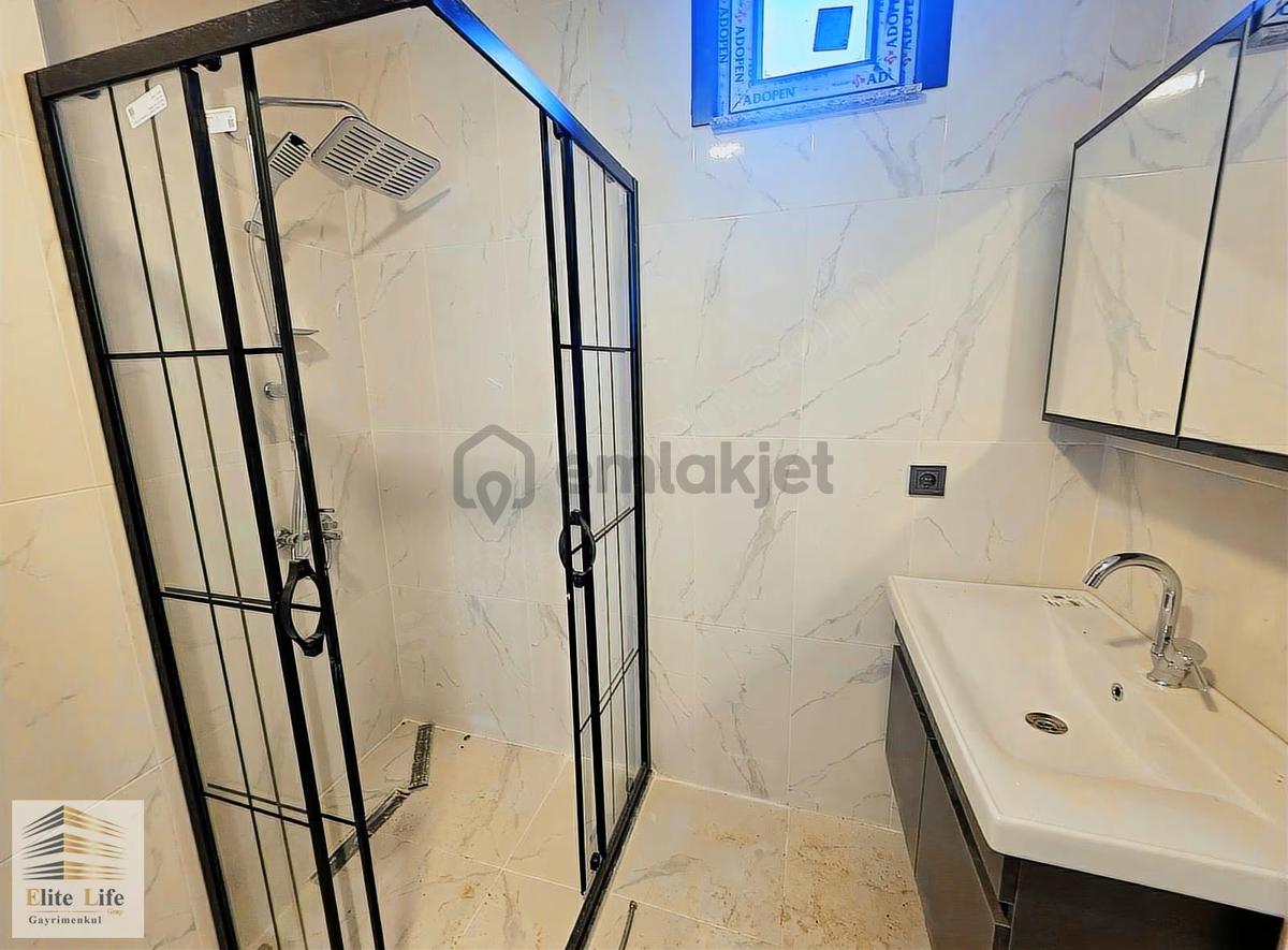Sancaktepe'de Kapalı Otoparklı Çift Balkonlu 2+1 Ara Kat Daire - 25