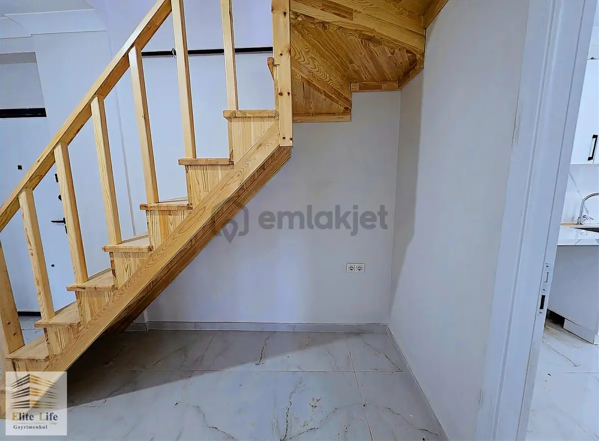Sancaktepe Osmangazide Sıfır 3+2 Dubleks Çift Girişli Daire - 29