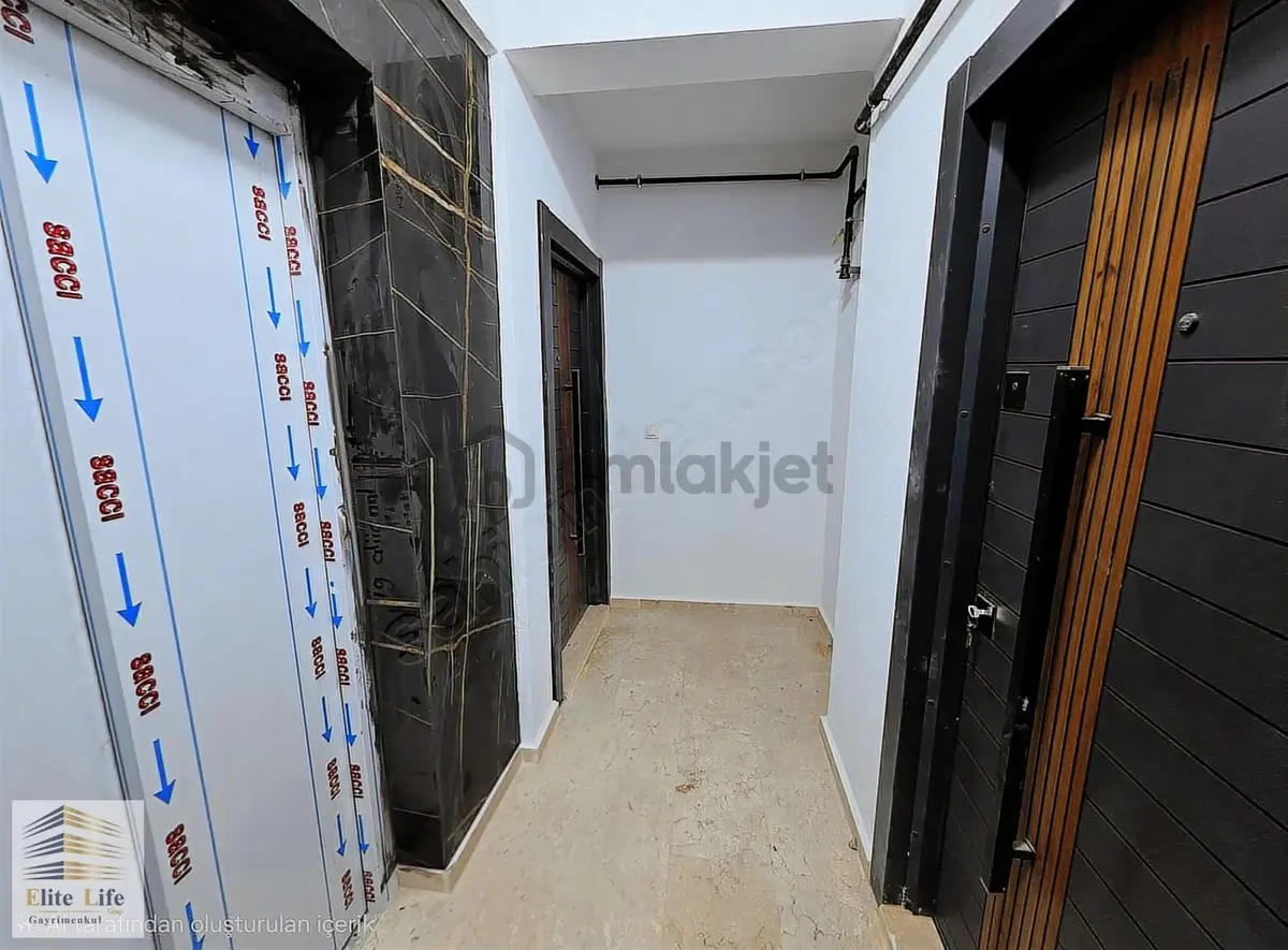Sancaktepe Osmangazide Sıfır 3+2 Dubleks Çift Girişli Daire - 17