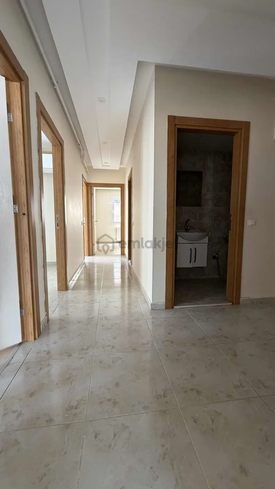 Atc'dan Belediye Yanında 3+1 Kiralık Daire - 12