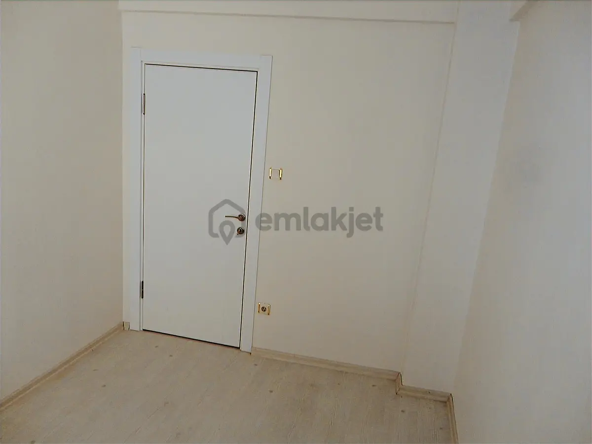 Maltepe Adatepe Sahilde İskanlı Balkonlu Marmaraya Yakın 3+1 - 10