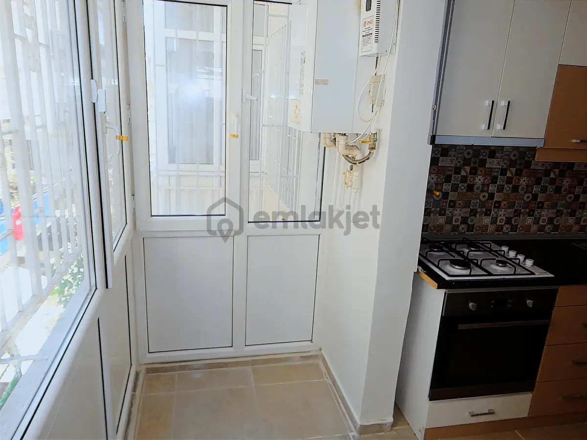 Maltepe Adatepe Sahilde İskanlı Balkonlu Marmaraya Yakın 3+1 - 7
