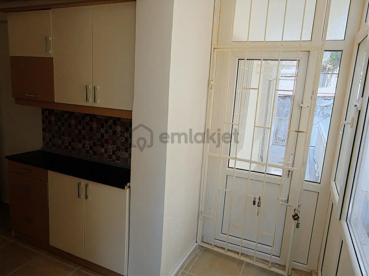 Maltepe Adatepe Sahilde İskanlı Balkonlu Marmaraya Yakın 3+1 - 8
