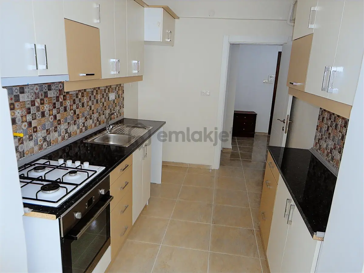 Maltepe Adatepe Sahilde İskanlı Balkonlu Marmaraya Yakın 3+1 - 6