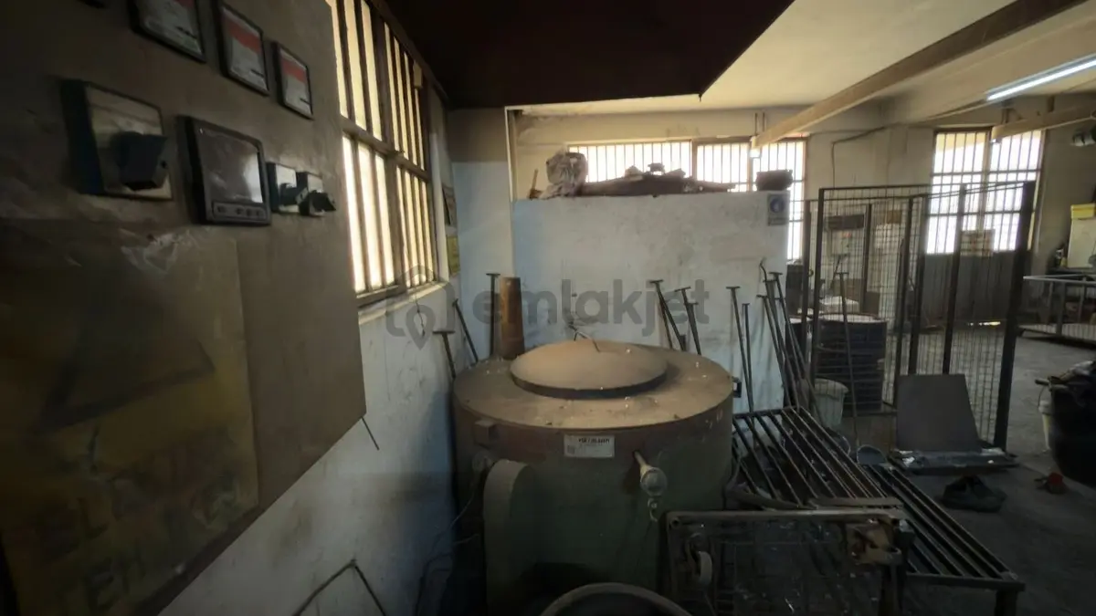 İkitelli Organize Sanayi Pik Dökümcülerde 250 M2 Üstkat Vinçli - 5