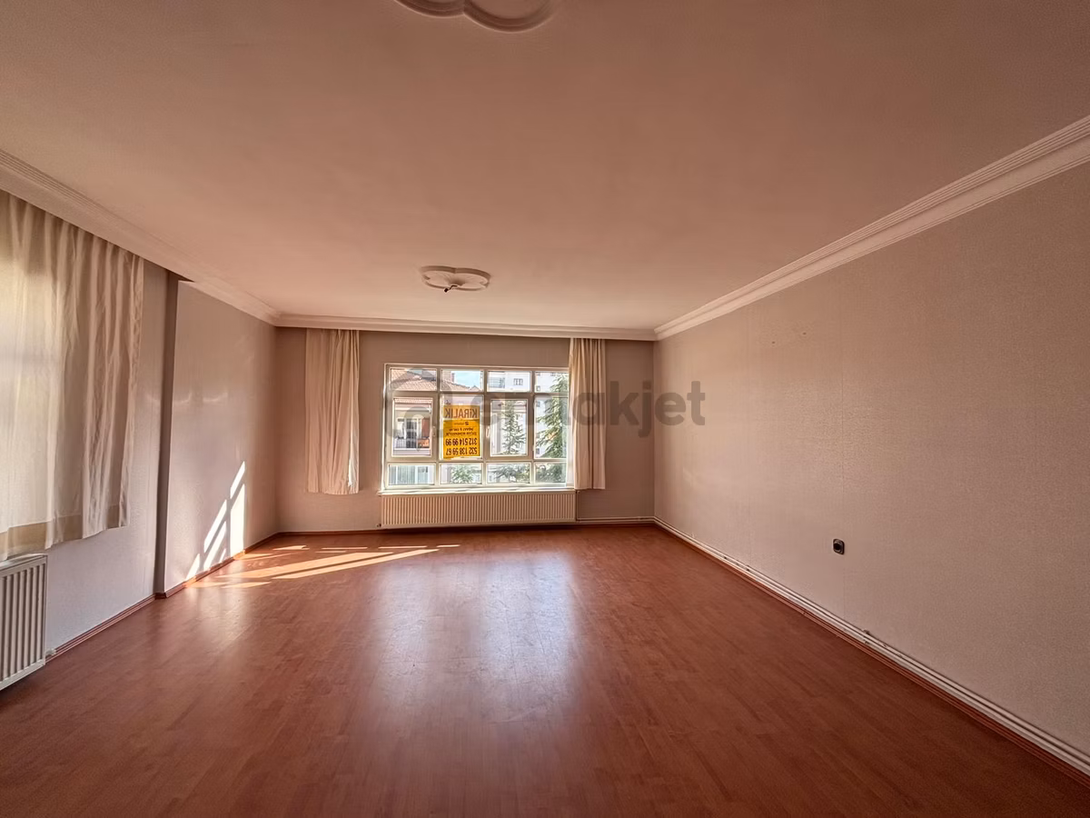 Barut Emlaktan Güney Cephe 125 M2 3 Cepheli 3+1 Daire 3. Kat - 4