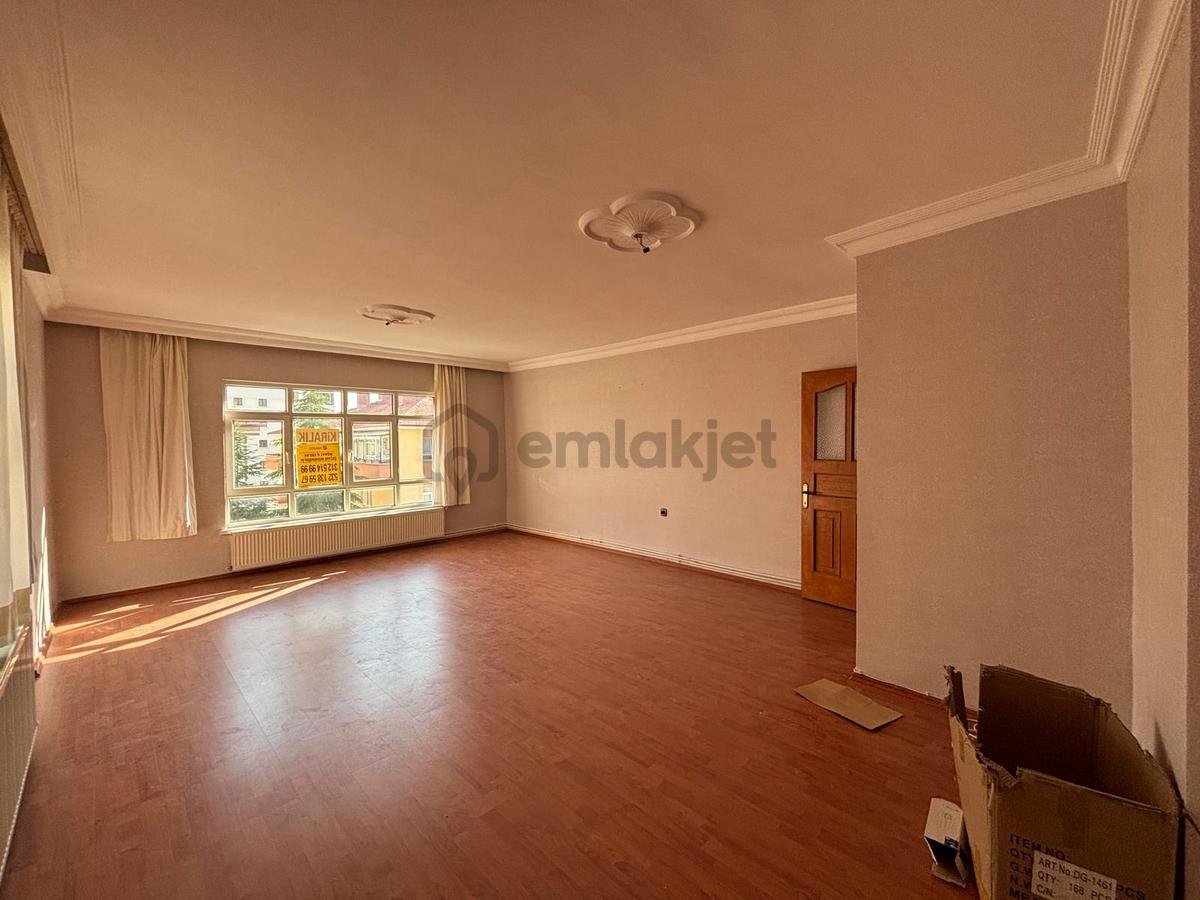 Barut Emlaktan Güney Cephe 125 M2 3 Cepheli 3+1 Daire 3. Kat - 3