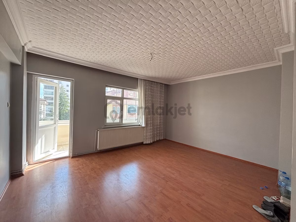 Barut Emlaktan Güney Cephe 125 M2 3 Cepheli 3+1 Daire 3. Kat - 5