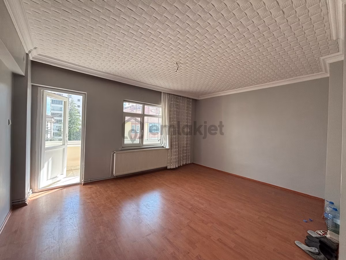 Barut Emlaktan Güney Cephe 125 M2 3 Cepheli 3+1 Daire 3. Kat - 6