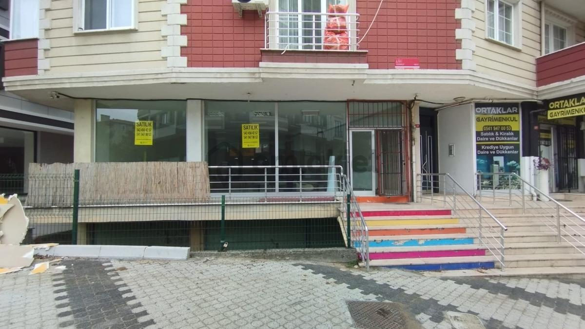 Sancaktepe Lise Caddesine Cephe Satılık Dükkan