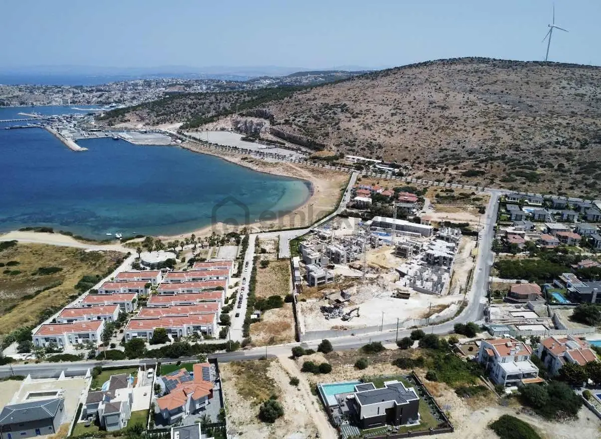 Çeşme Musallada Özel Plaj Ve Sosyal Tesisli 1+1