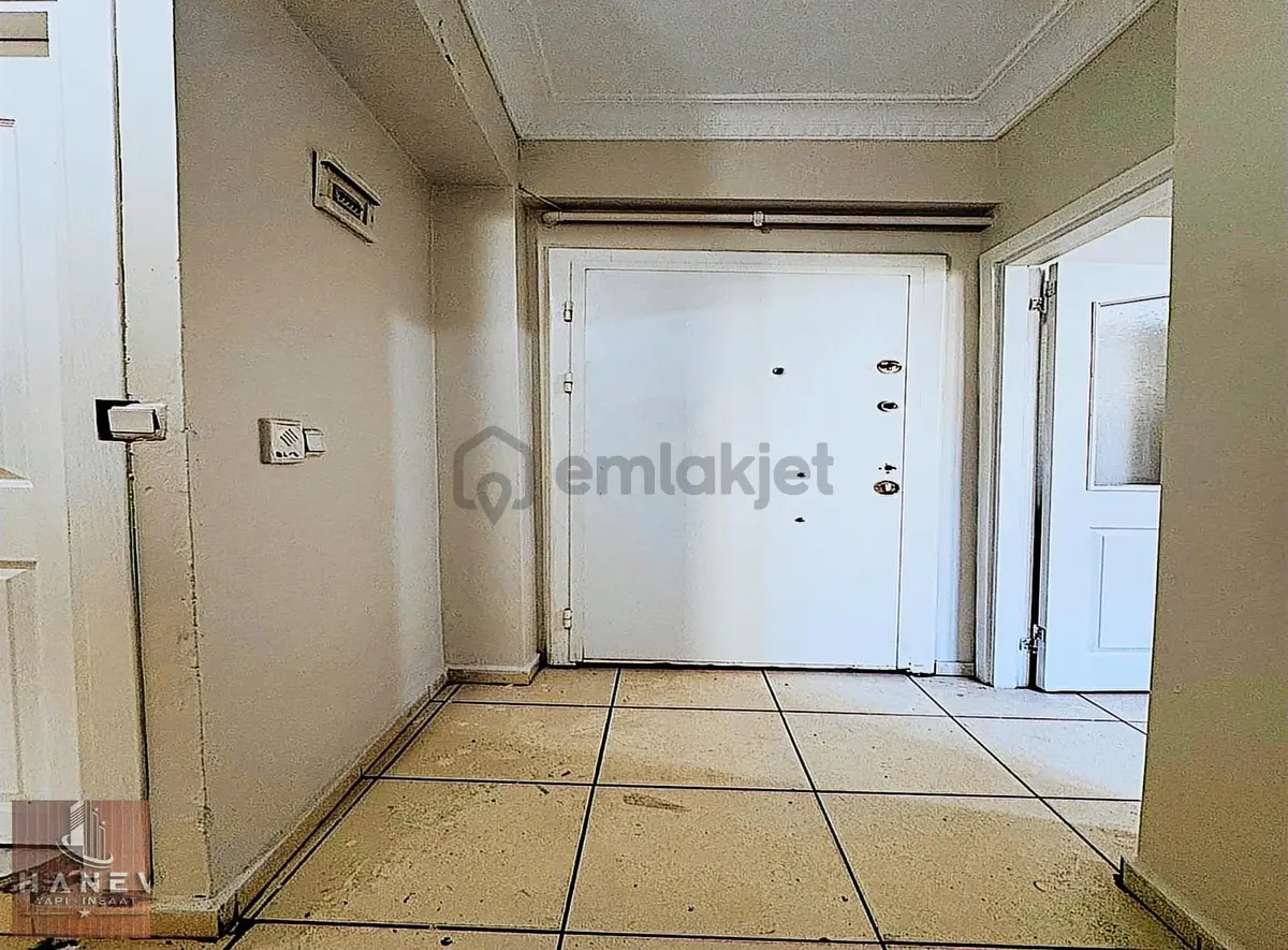 Pınar Mahallesinde Merkezi Konumda Geniş Mutfaklı 2+1 Ara Kat - 16