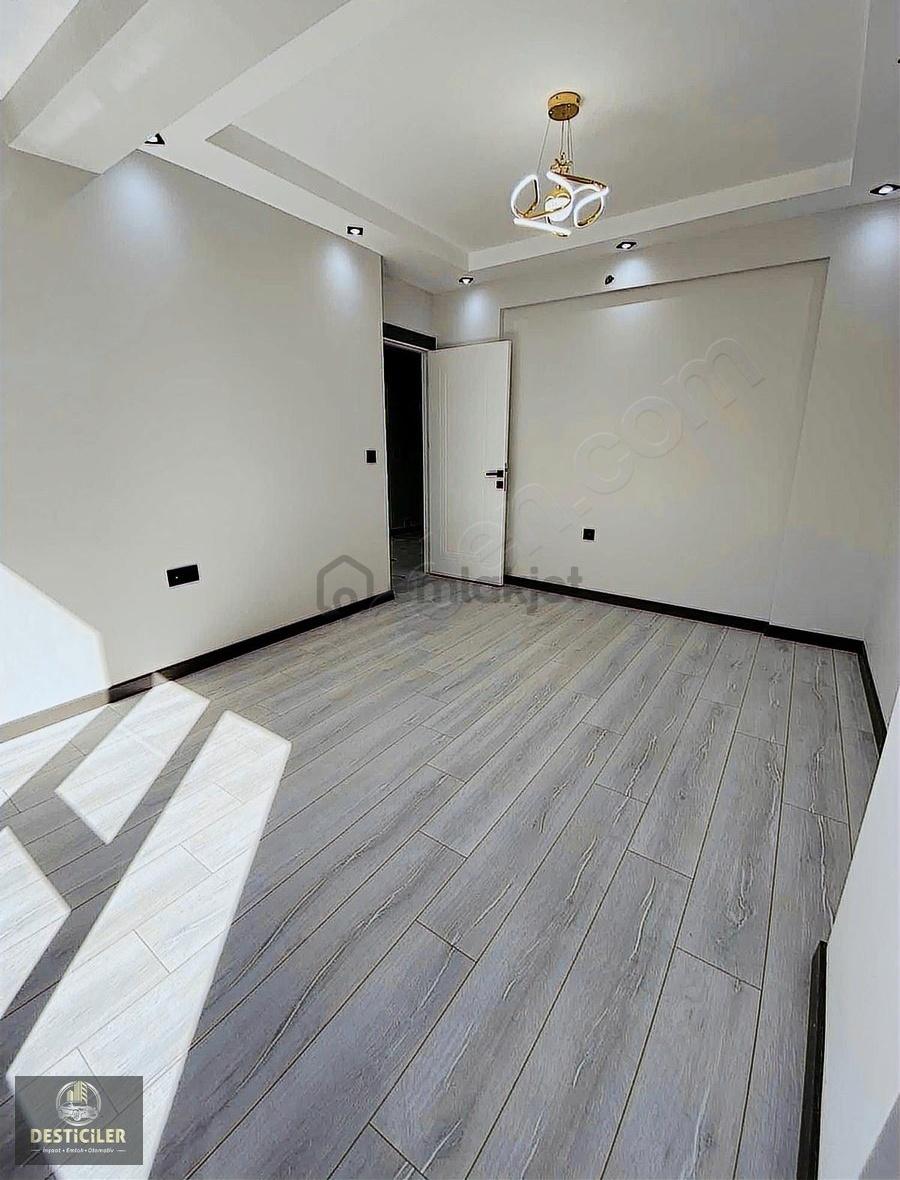 Au-çamlıcada Ebeveyn Banyolu Geniş Kullanım Alanı 3+1 Lüks Daire - 13