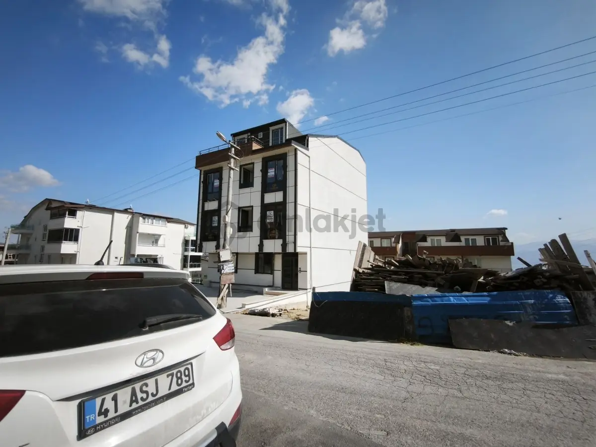 İzmit Kocatepede Satılık 2+1 Ara Kat Sıfır Daire - 10