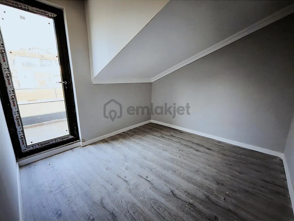 İzmit Kocatepede Satılık 3+1 Ön Cephe Çatı Dubleks 130 M² - 22