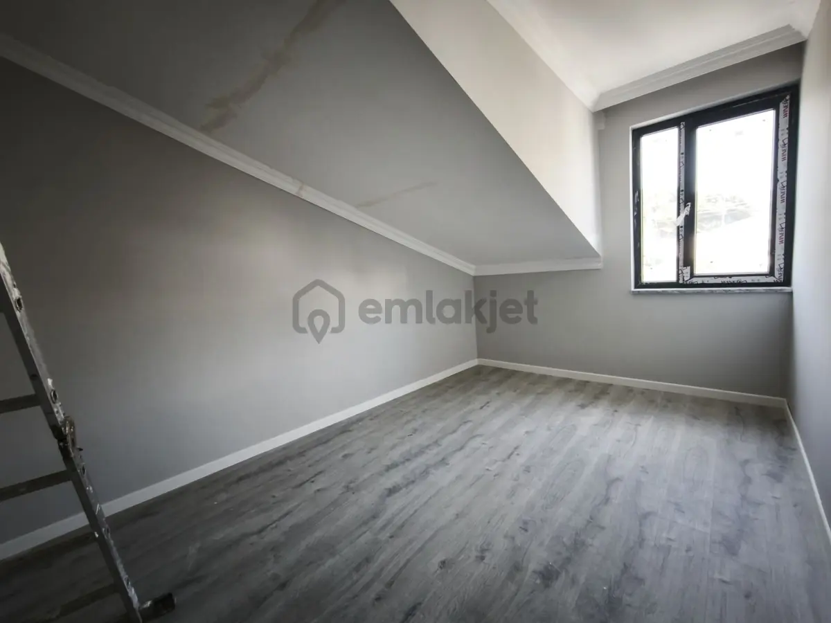 İzmit Kocatepede Satılık 3+1 Ön Cephe Çatı Dubleks 130 M² - 15