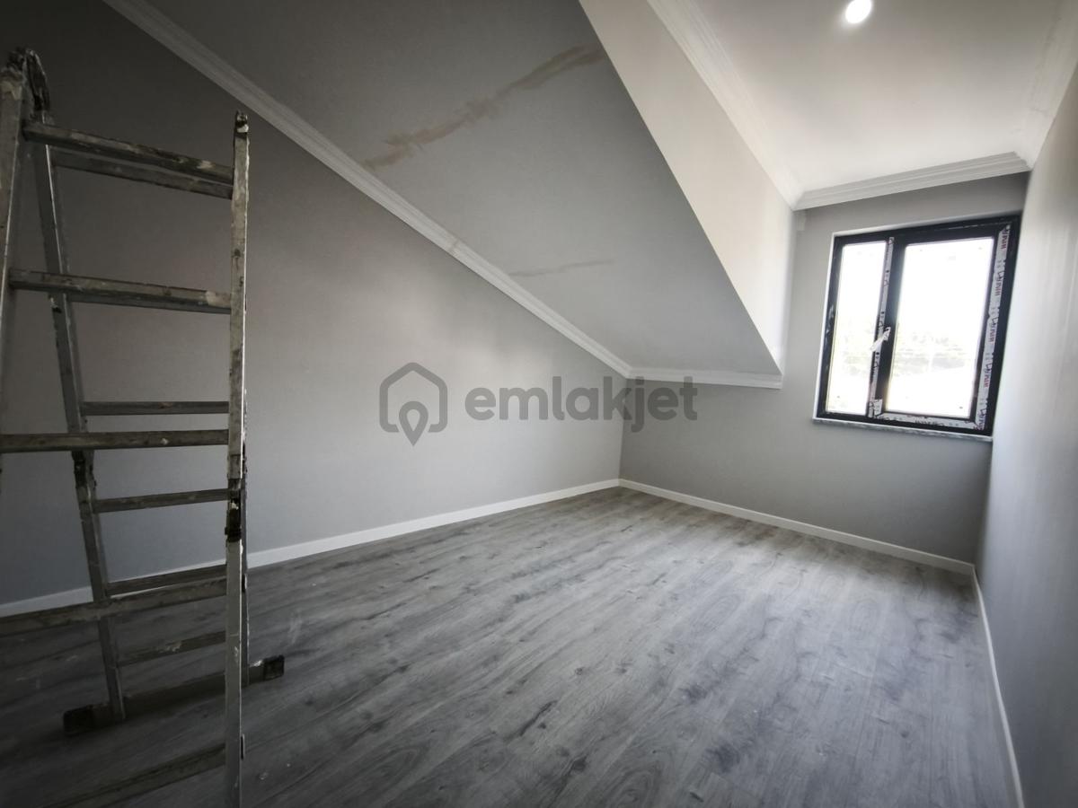 İzmit Kocatepede Satılık 3+1 Ön Cephe Çatı Dubleks 130 M² - 25
