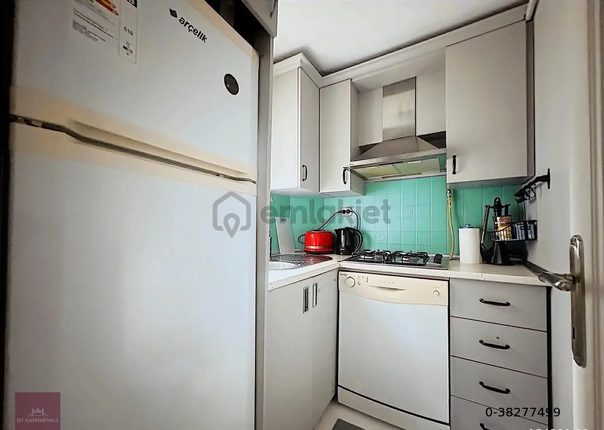 Taksim'de Airbnb Ruhsatlı Boğaz Manzaralı Satılık Ferah Daire - 13