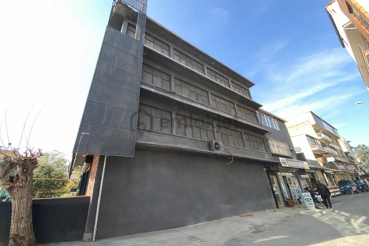 1. Sanayii Sitesinde Çift Cepheli Satılık Bina - 2