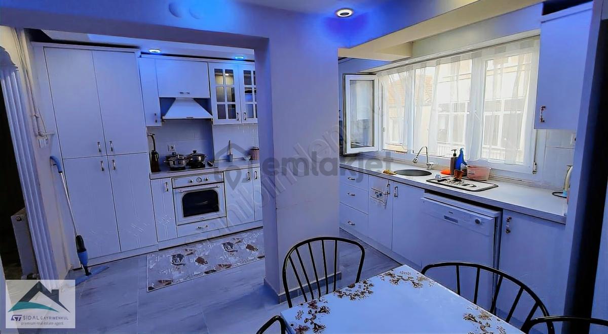Tevfikiye Mahallesinde 5+1 240m2 Satılık Dubleks - 26