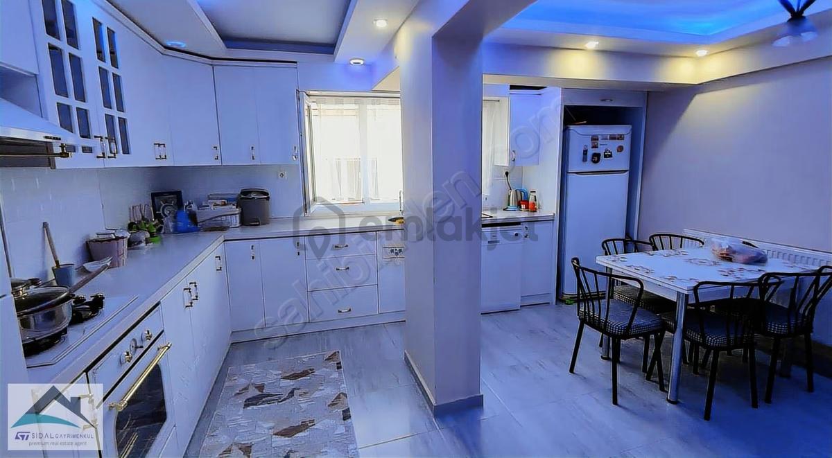 Tevfikiye Mahallesinde 5+1 240m2 Satılık Dubleks - 8