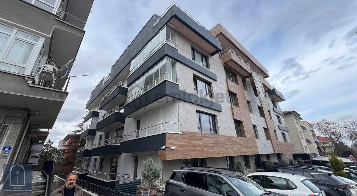 Satılık.. Hoşdere Cad. Üzeri 2+1 Köşe Boş. - 18
