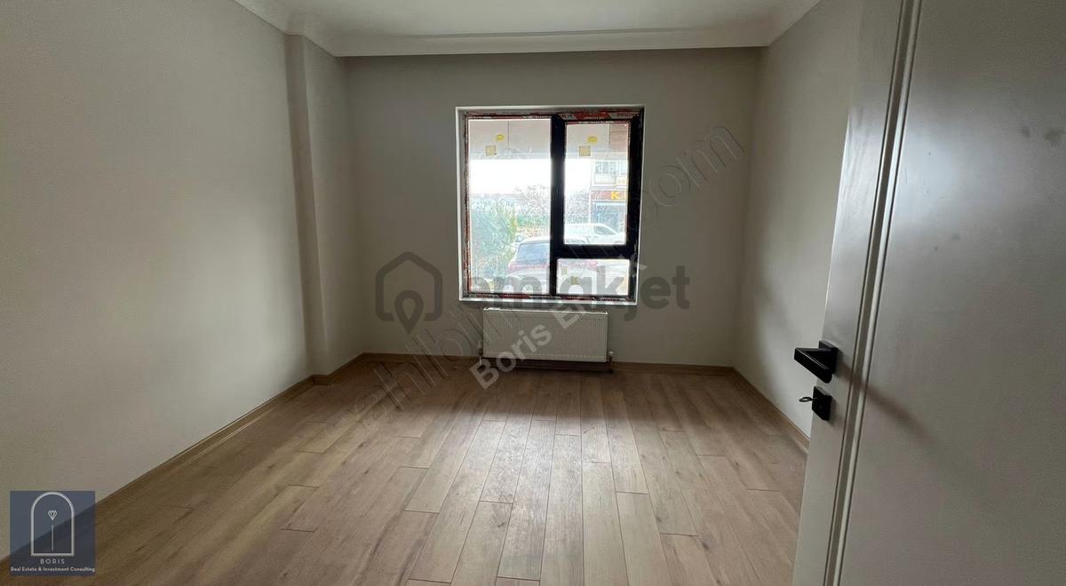 Satılık.. Hoşdere Cad. Üzeri 2+1 Köşe Boş. - 15