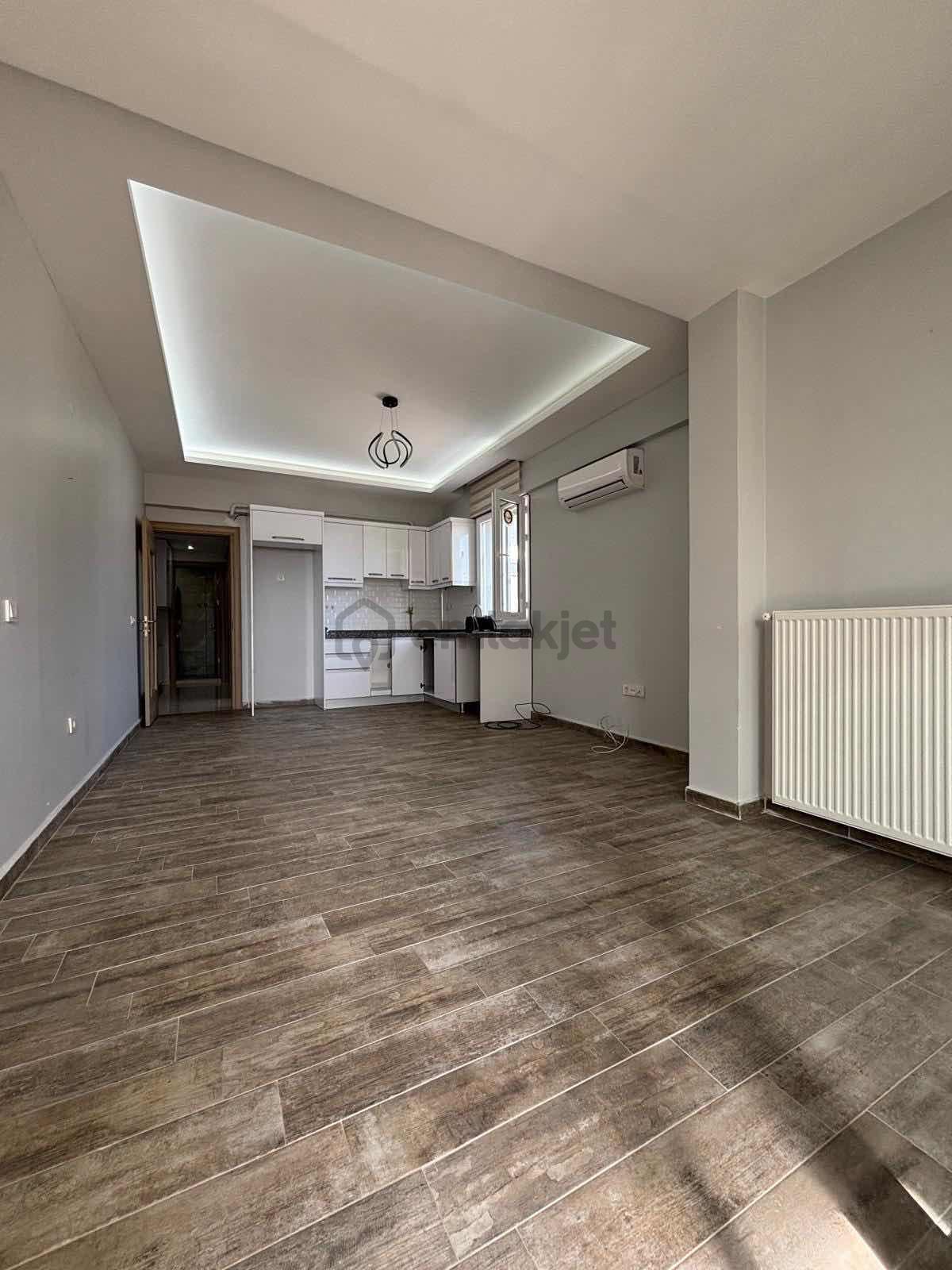 Kadınlar Denizi Ara Kat Doğalgazlı 2+1 Satılık Daire - 8