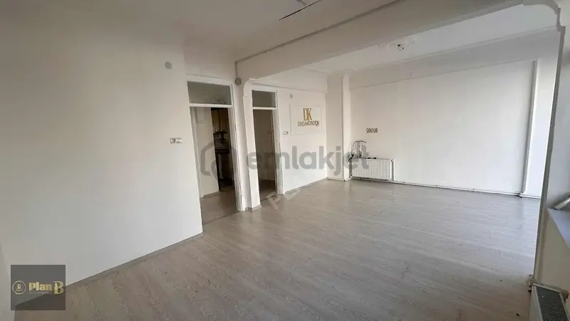 İzmit İnönü Caddesi Kiralık 2. Kat / Ofis / Showroom - 11