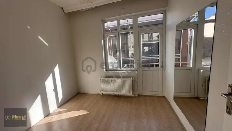 İzmit İnönü Caddesi Kiralık 2. Kat / Ofis / Showroom - 9