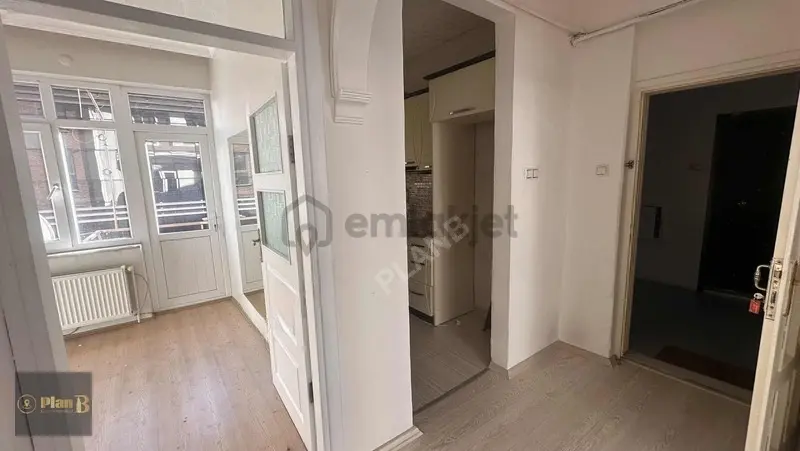 İzmit İnönü Caddesi Kiralık 2. Kat / Ofis / Showroom - 5