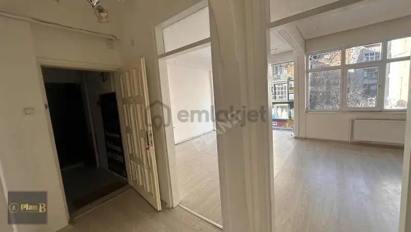 İzmit İnönü Caddesi Kiralık 2. Kat / Ofis / Showroom - 6