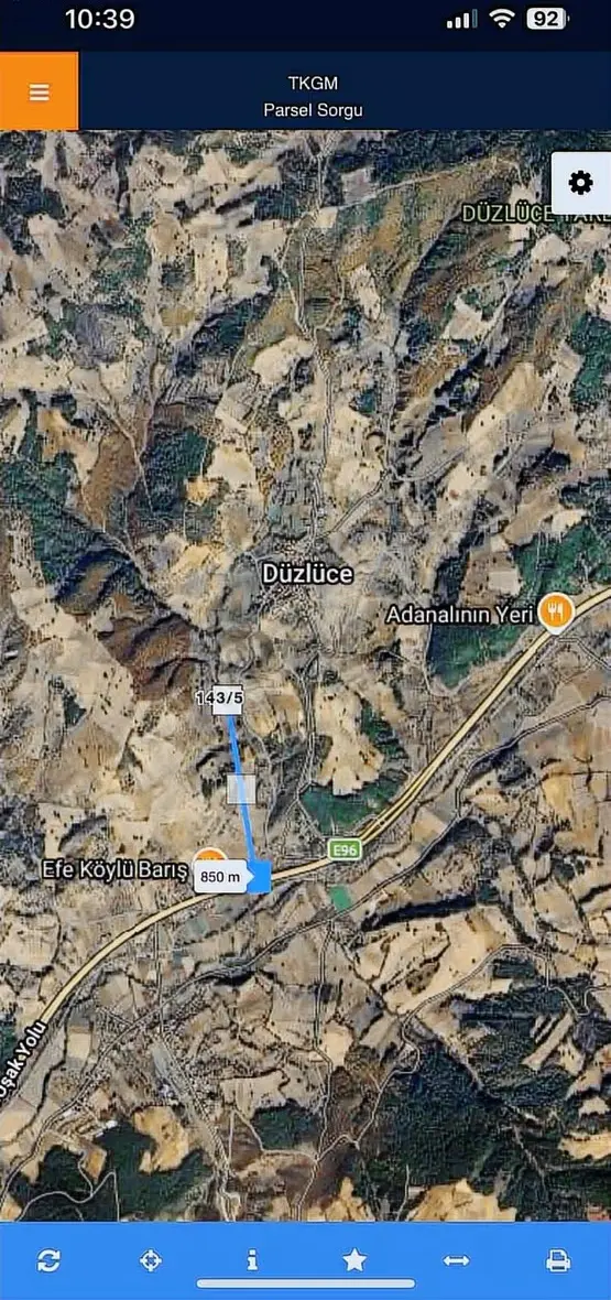 Banaz Düzlücede 1500m2 Ormaniçi Yolu Olan Tarla - 6