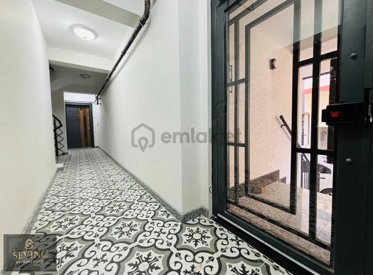 Sevinç'ten Otoparklı Çift Cephe Açık Mutfak 2+1 Satılık Daire - 3