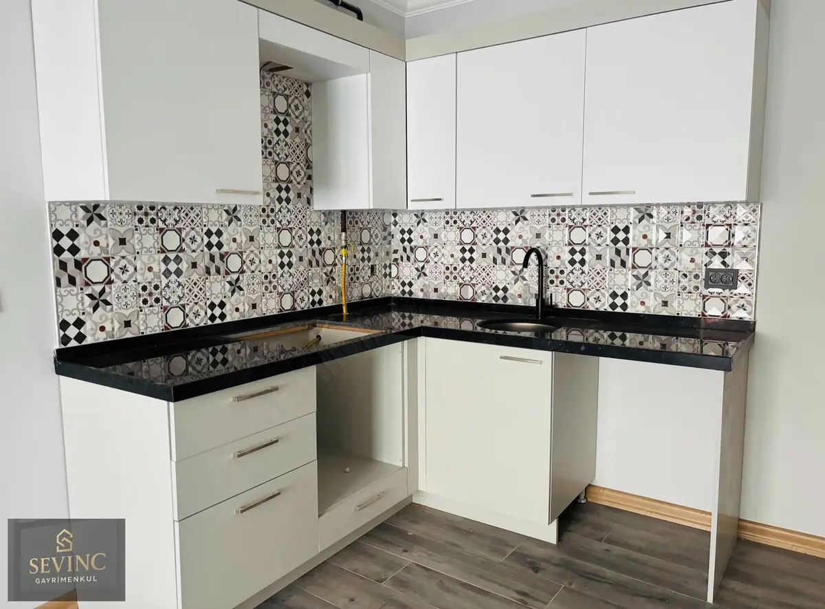 Sevinç'ten Otoparklı Çift Cephe Açık Mutfak 2+1 Satılık Daire - 17