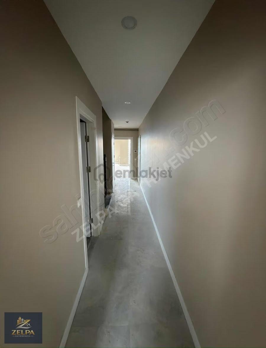 Baharyakada Geniş Metrekareli Acil Satılık 4+1 Daire - 34