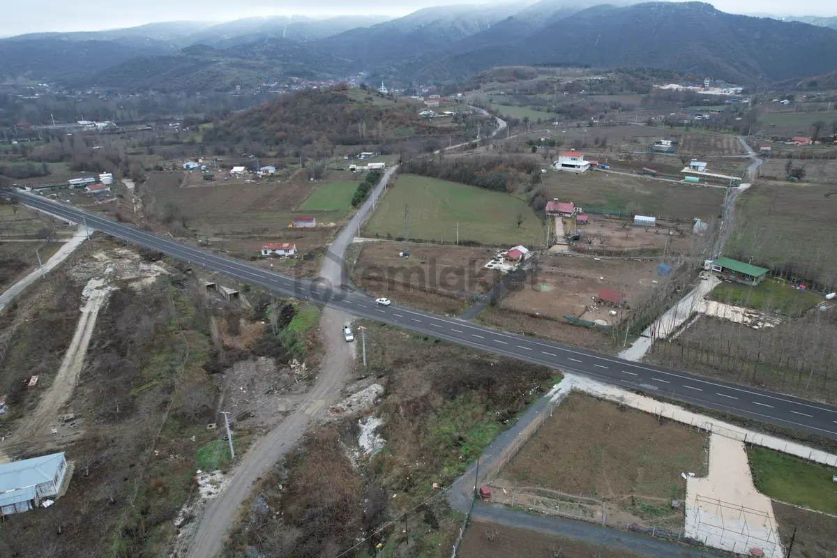 Bilecik Pazaryeri Karaköyde Yola 80 M Cepheli Satılık Fırsat - 8