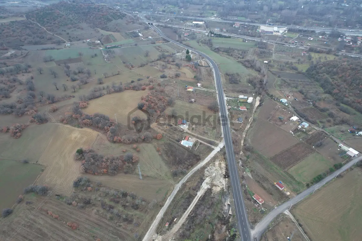 Bilecik Pazaryeri Karaköyde Yola 80 M Cepheli Satılık Fırsat - 3