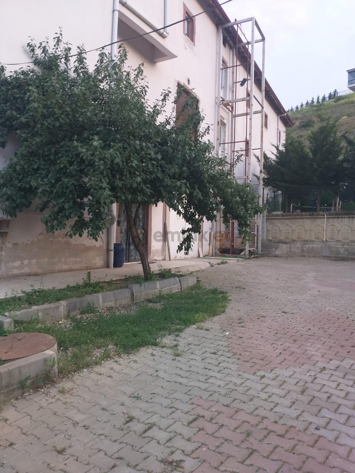 Her İşe Uygun Komple Satılık Ticari Bina - 11