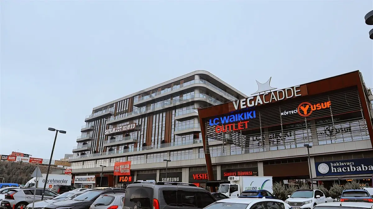 Vega Cadde'de Satılık Daire/ofis 170 M² Kiracılı - 34
