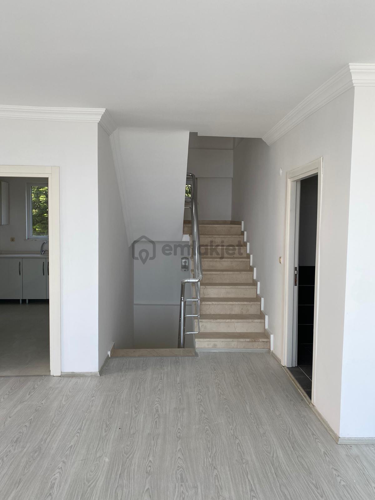 Yalova Taşköprü Satılık Lüks 4+1 Dubleks Villa, Deniz Manzaralı - 13