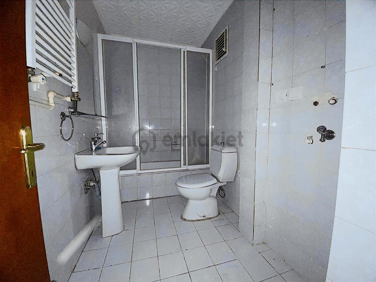 Tuzla Hatboyu Cad.üzerinde Site İçinde 3+1 Geniş Daire - 35
