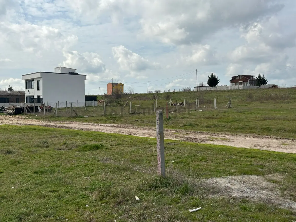 Güven'den Saray'da 300m² İmarlı Tek Tapu Yola Cephe Arsa !!!!!!! - 16